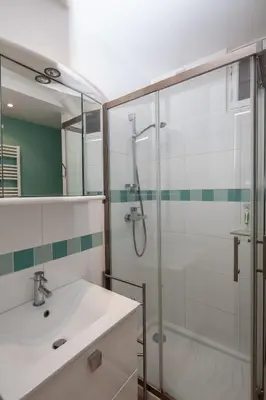Salle de bains dans l'établissement Appartement familial proche de la Tour Eiffel