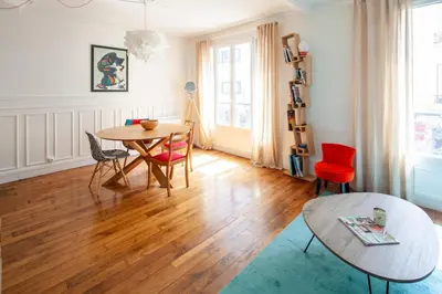 Coin salon dans l'établissement Appartement familial proche de la Tour Eiffel