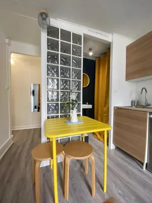 Cuisine ou kitchenette dans l'établissement Beautifull small flat