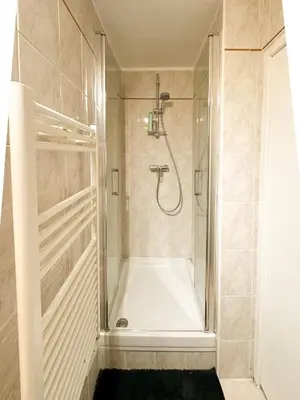 Salle de bains dans l'établissement Cozy Apartment in Paris's Latin Quarter