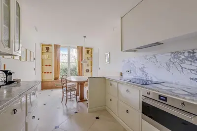 Cuisine ou kitchenette dans l'établissement Prime apartment - 3BDR - 6P - Invalides