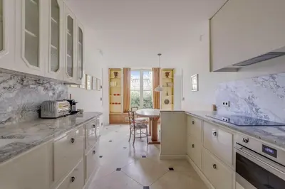 Cuisine ou kitchenette dans l'établissement Prime apartment - 3BDR - 6P - Invalides
