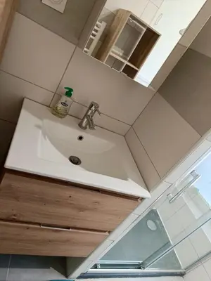 Salle de bains dans l'établissement Modern Bright 2 bedroom Apartment Paris 17