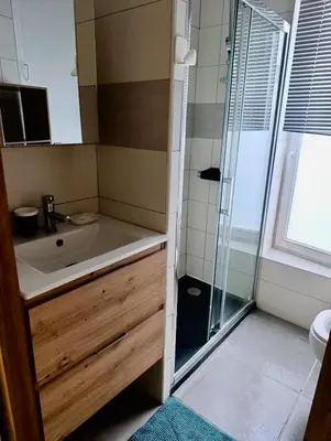 Salle de bains dans l'établissement Modern Bright 2 bedroom Apartment Paris 17