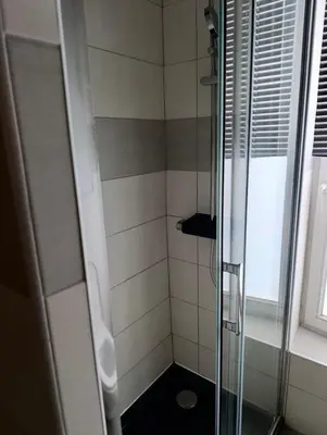 Salle de bains dans l'établissement Modern Bright 2 bedroom Apartment Paris 17