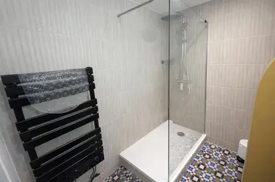 Salle de bains dans l'établissement Le Petit Montmartre - 2 prs - Paris 18 - Métro 12