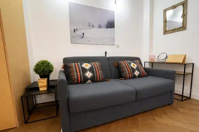 Coin salon dans l'établissement Le Petit Montmartre - 2 prs - Paris 18 - Métro 12