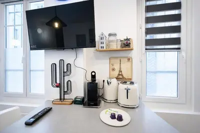 Cuisine ou kitchenette dans l'établissement Le Petit Montmartre - 2 prs - Paris 18 - Métro 12