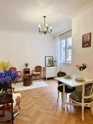 Télévision ou salle de divertissement dans l'établissement Paris Studio - Stay near Eiffel Tower