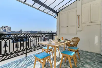 Balcon ou terrasse dans l'établissement Superb flat with terrace in the centre of Paris