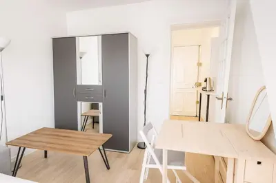 Cuisine ou kitchenette dans l'établissement Charmant studio Paris 13 avec ascenseur - 2P