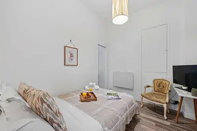 Un ou plusieurs lits dans un hébergement de l'établissement Luxembourg Gardens & Saint-Germain - 1BR - Paris Vacation Rental