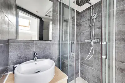 Salle de bains dans l'établissement Cosy duplex - 2P 1BD - in the heart of the Marais