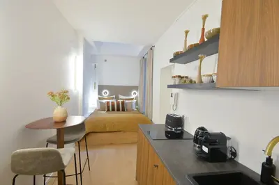 Cuisine ou kitchenette dans l'établissement Bright and Central Studio - Paris