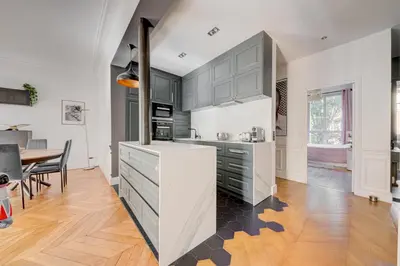 Cuisine ou kitchenette dans l'établissement Elegant appartement au pied de Montmartre