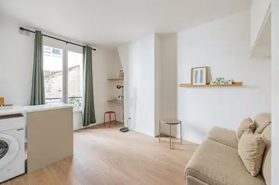Coin salon dans l'établissement #Studio#2people#Paris17#Malesherbes