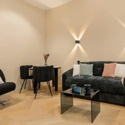 Champs-Élysées Studio with Air Conditioning and Office