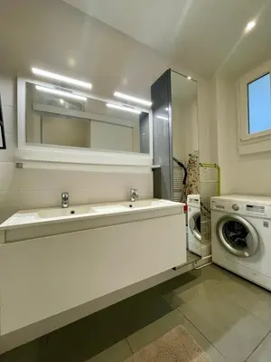 Salle de bains dans l'établissement Tour Eiffel Quai de Seine Marois Paris