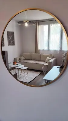 Coin salon dans l'établissement Appartement F2 de 40m2 pour 4 personnes avec Parking, métro à 4 minutes - ligne 4 Station Lucie Aubrac