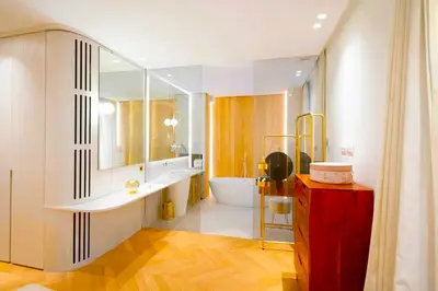 Salle de bains dans l'établissement La-Maison-du-Parc-de-Puteaux-II