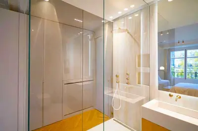 Salle de bains dans l'établissement La-Maison-du-Parc-de-Puteaux-II