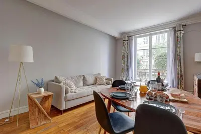 Coin salon dans l'établissement TheBlueStay 111 - Large Apt on the Quais de Seine