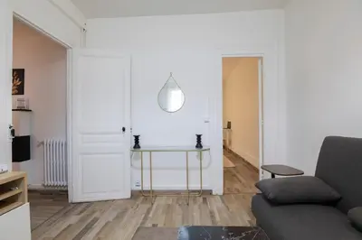 Coin salon dans l'établissement luxury apartement-near paris , metro , restaurant & bakery downstairs , 4 sleeps ,free WIFI