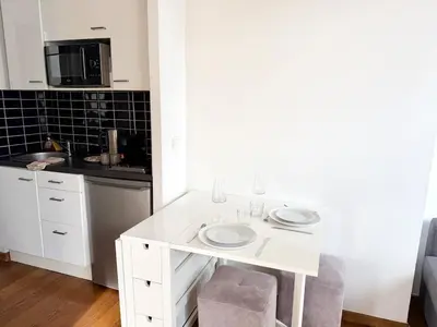 Cuisine ou kitchenette dans l'établissement Charming Parisian apartment Paris 2 Central