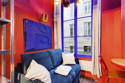 Un ou plusieurs lits dans un hébergement de l'établissement NoChichi Collections - Studio typique parisien