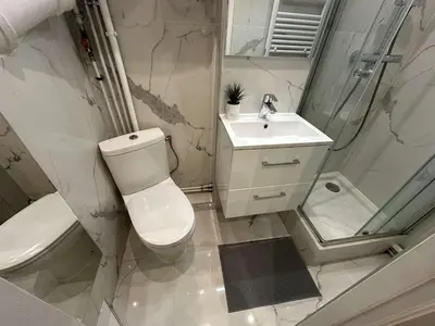 Salle de bains dans l'établissement 326 New Suite Hugo - Tiny Apartment Paris Center