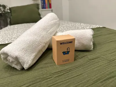 Un ou plusieurs lits dans un hébergement de l'établissement 326 New Suite Hugo - Tiny Apartment Paris Center