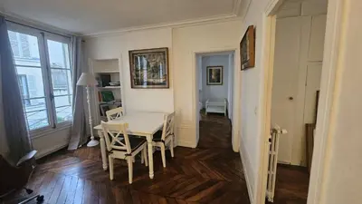Télévision ou salle de divertissement dans l'établissement Chez Roméo
