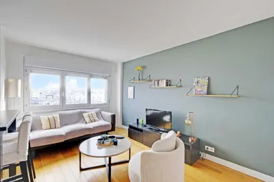 Télévision ou salle de divertissement dans l'établissement Charming Apartment 1BR 2P - Paris 12