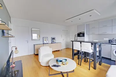 Cuisine ou kitchenette dans l'établissement Charming Apartment 1BR 2P - Paris 12