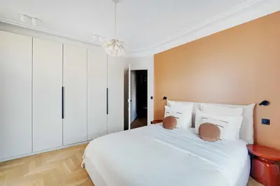 Un ou plusieurs lits dans un hébergement de l'établissement Luxury 3BDR 6P apartment - Neuilly-sur-Seine