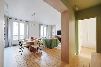 Télévision ou salle de divertissement dans l'établissement Luxury 2BDR 4P apartment - Neuilly-sur-Seine