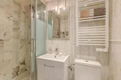 Salle de bains dans l'établissement Studio Cosy - Le Marais centre