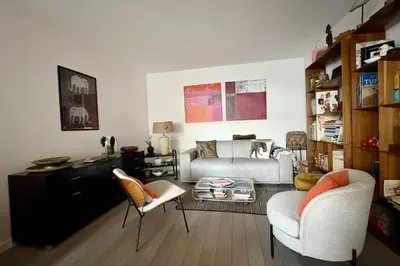 Coin salon dans l'établissement Séjour lumineux à Levallois-Perret
