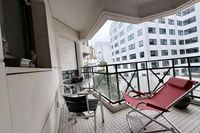 Balcon ou terrasse dans l'établissement Séjour lumineux à Levallois-Perret