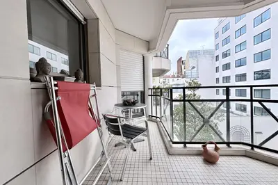 Balcon ou terrasse dans l'établissement Séjour lumineux à Levallois-Perret