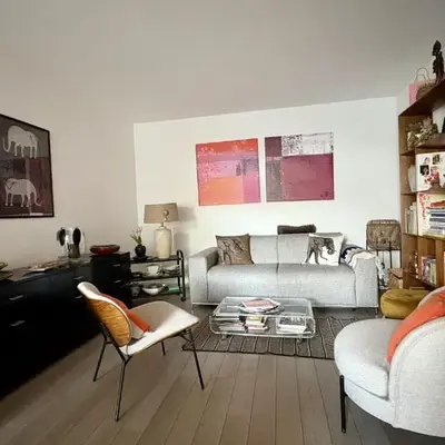 Bright living room in Levallois-Perret