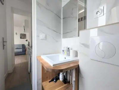 Cuisine ou kitchenette dans l'établissement Studio Montmartre cosy et central