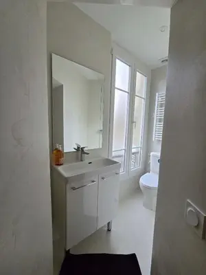 Salle de bains dans l'établissement Petit bijou au coeur du Marais