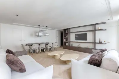 Télévision ou salle de divertissement dans l'établissement Luxury Apartment Sentier Montorgueil I