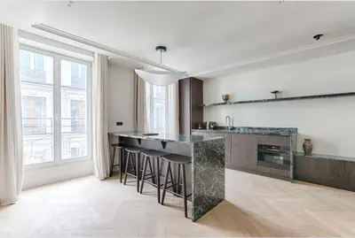 Cuisine ou kitchenette dans l'établissement Appartement de Luxe Sentier Louvre II