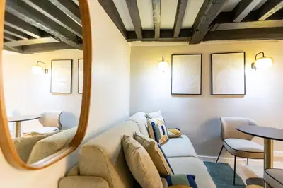 Coin salon dans l'établissement Charmant studio cosy entre Bastille et Marais