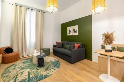 Coin salon dans l'établissement Charming Parisian studio