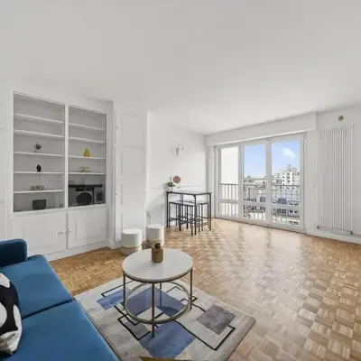 High-end one-bedroom apartment with rooftop views Paris 13