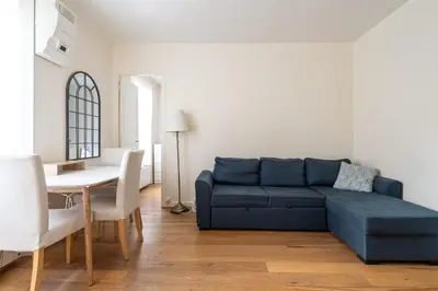 Coin salon dans l'établissement Elegant appartement avec ascenseur proche de la Tour Eiffel