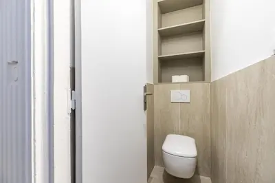 Salle de bains dans l'établissement Place Leon Blum - Voltaire - 1 bedroom